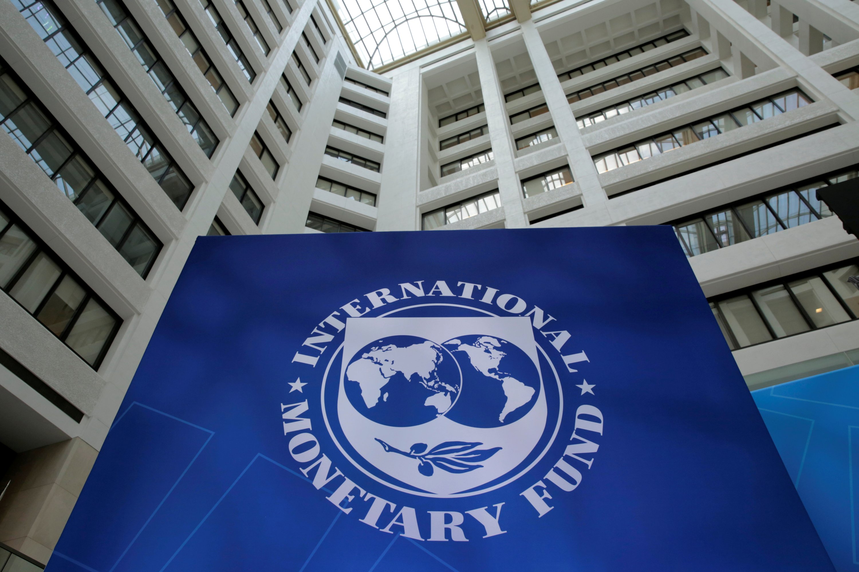 FMI mejora previsión de México con lectura prudente del entorno global